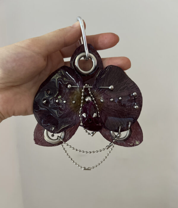 Pierced orchid keychain Ash Bloom - Image 2