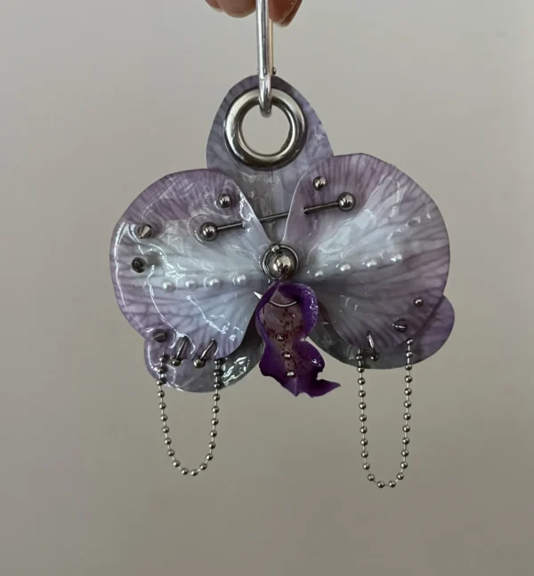 Pierced orchid keychain (lilac) - Image 3