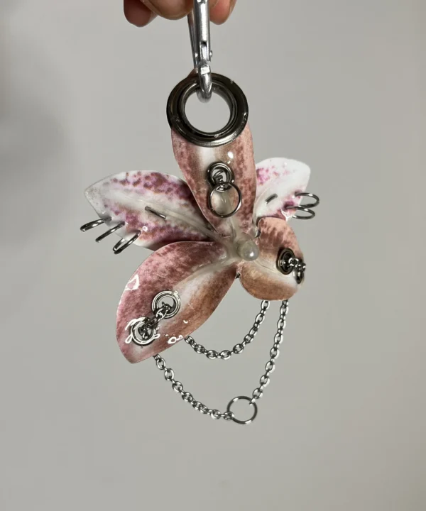 Pierced orchid keychain Morgana - Image 4