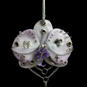 Pierced orchid keychain - Angel Wound
