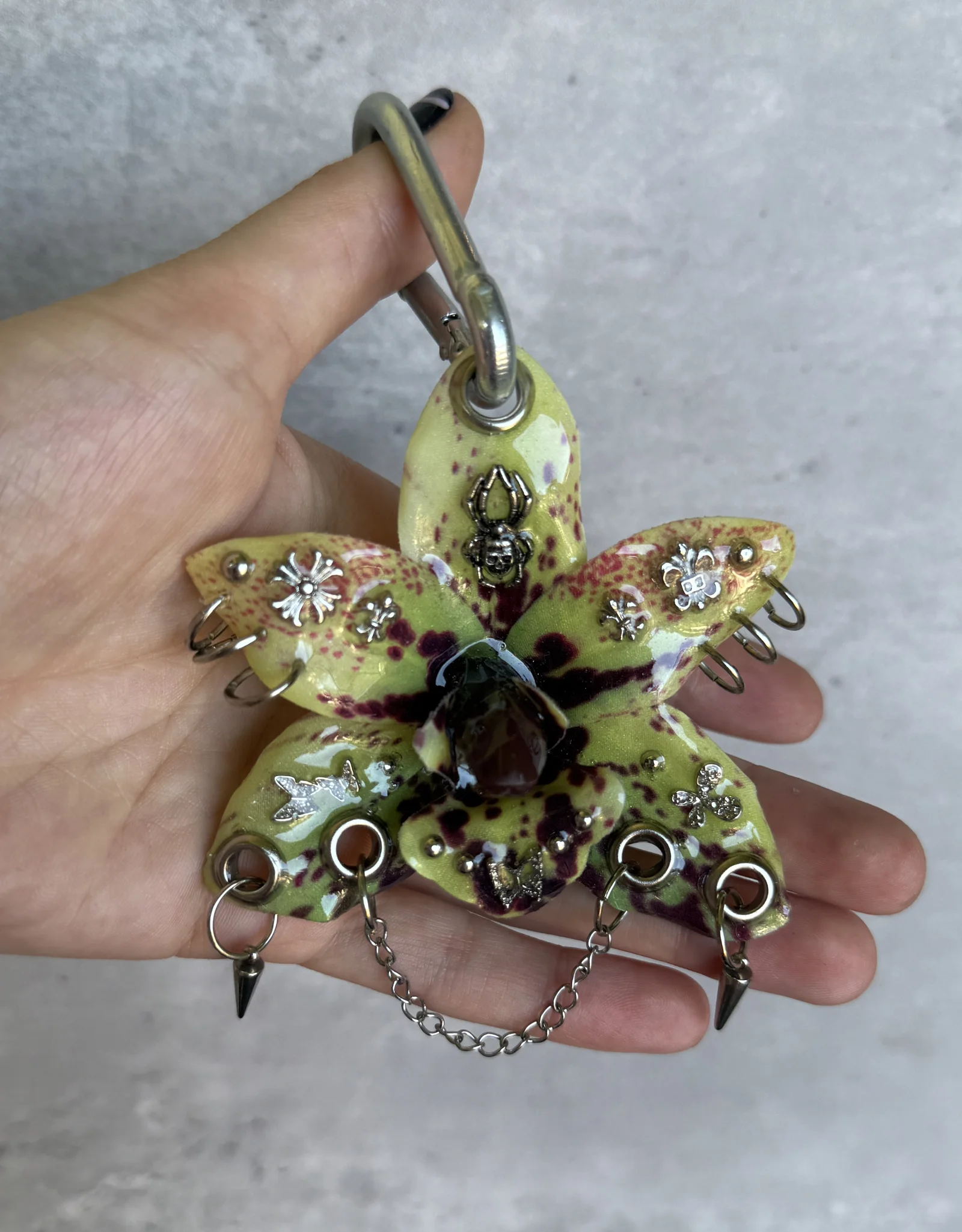 Pierced orchid keychain - #56 Chartreuse Venom - Image 3