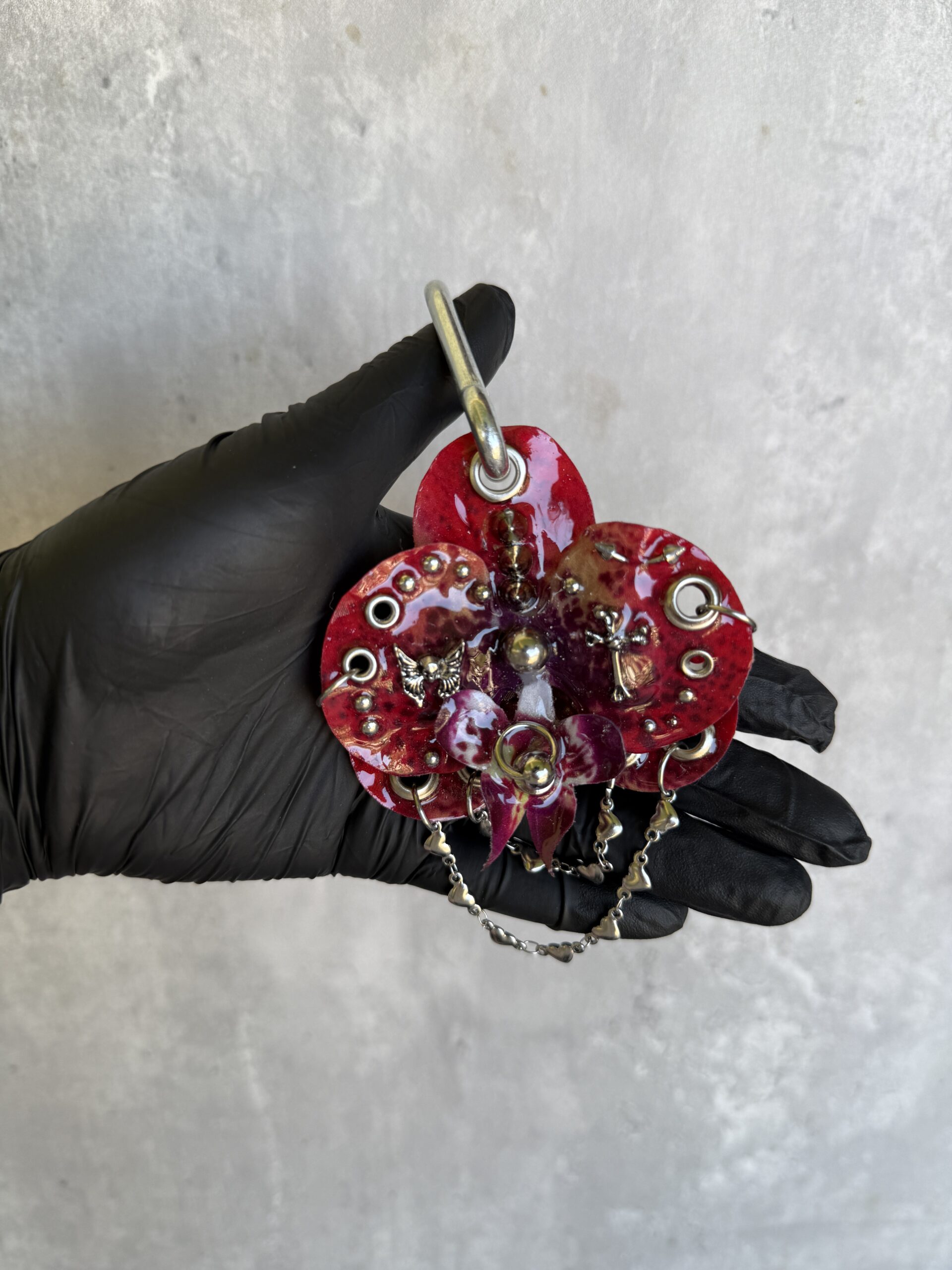 Gothic Bag Charm • Crimson and Purple • Pierced Resin Orchid with Winged Skull and Heart Chain Trinket • Mall Goth Punk Y2K - Image 4