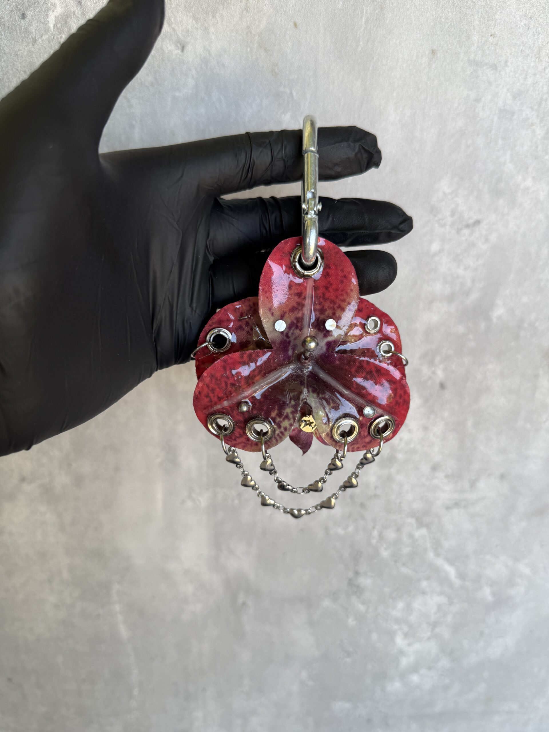 Gothic Bag Charm • Crimson and Purple • Pierced Resin Orchid with Winged Skull and Heart Chain Trinket • Mall Goth Punk Y2K - Image 3
